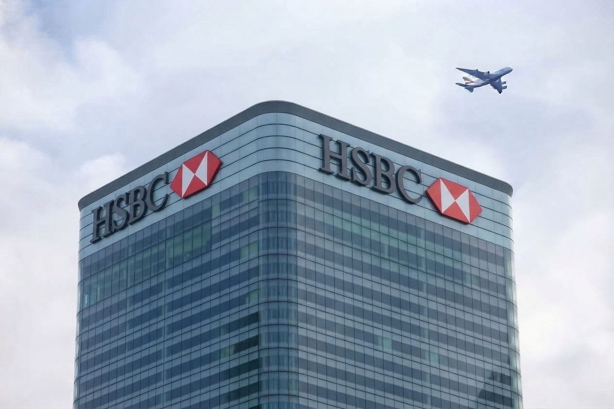 Protests in France continue,FOMC minutes & HSBC job cuts, Technical Analysis Today: EUR/USD, Gold, Nasdaq, Oil & Bitcoin Levels — 7 October 2026